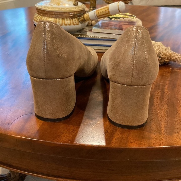 Bettye Muller Suede Block Heel Pump
In Beige Size 7.5 - Picture 3 of 7